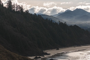 海滩 山脉 森林 海岸 风景 4k壁纸 3840x2160