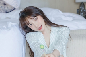 好看身材美腿美女小清新可爱美女刘奕宁4k手机壁纸竖屏2160x3840