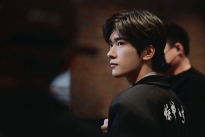 易烊千玺《惊蛰无声》4K高清剧照壁纸3840x2560免费下载