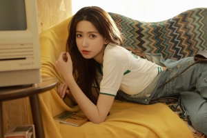 王秋紫 牛仔背带裤 4k美女壁纸