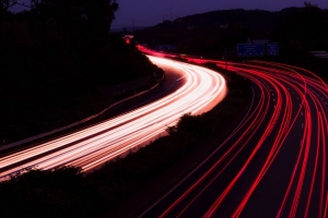道路 夜晚 背光 转弯 深色 4k壁纸 3840x2160