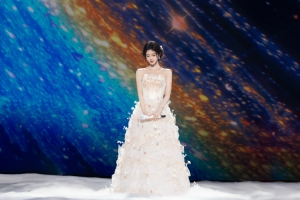 鞠婧祎长裙礼服梦幻5k美女壁纸