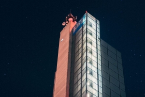 建筑 摩天大楼 建筑 夜晚 深色 4k壁纸 3840x2160