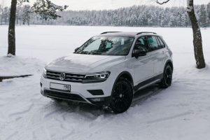 大众tiguan 大众 汽车 白色 侧视图 雪地 4k壁纸 3840x2160