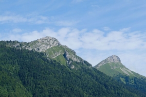 山 地貌 树木 森林 景观 自然 4k壁纸 3840x2160