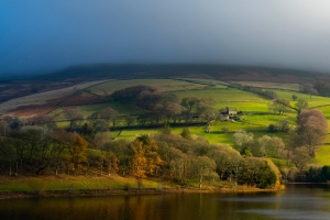 早晨农场田野4K高清风景壁纸3840x2160免费下载