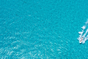 船 海洋 鸟瞰图 波浪 4k壁纸 3840x2160