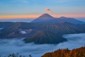 火山 山脉 溴腾格森美鲁国家公园 森美鲁 印度尼西亚 4k壁纸 3840x2160