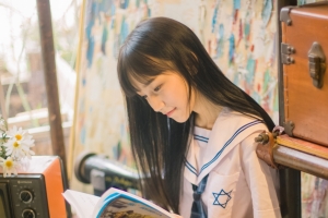 校服可爱女生4K壁纸
