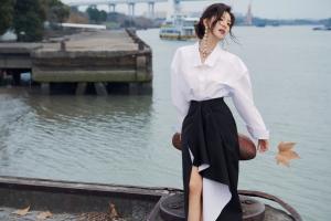 江边白色衬衫章若楠4K高清美女壁纸4500x3000免费下载