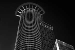 建筑 建筑 仰视图 塔楼 黑白 4k壁纸 3840x2160